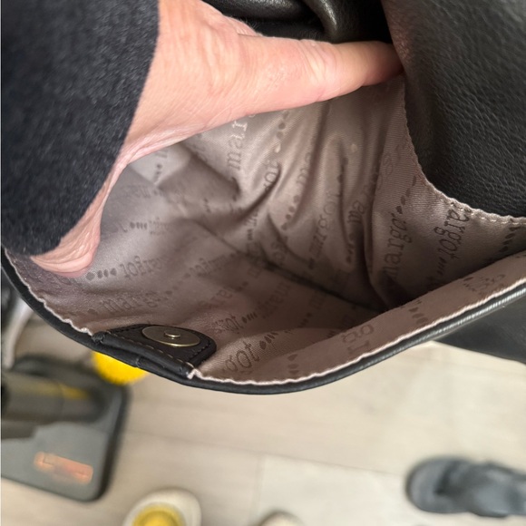 Margo New York Black soft Leather Shoulder Bag - Picture 10 of 11